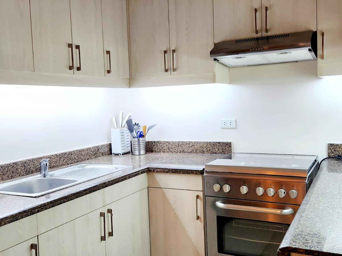 Casa Antonio At Fairway Terraces Family Penthouse 2Br Wi-Fi Nr Golf, Airport, Fort Bgc Manilla Buitenkant foto